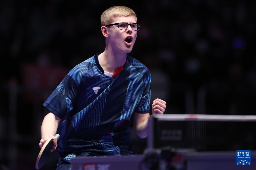 法国队轻取德国队,梁靖崑点燃赛场 法国队轻取德国队,梁靖崑点燃赛场