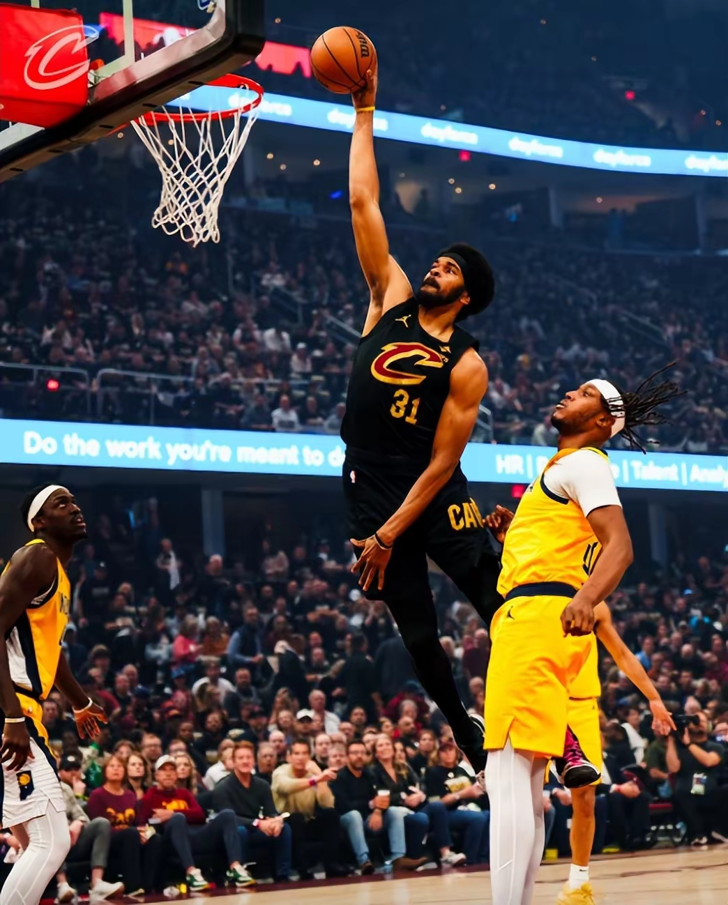 勇士横扫雄鹿,乔治关键制胜 勇士横扫雄鹿,乔治关键制胜