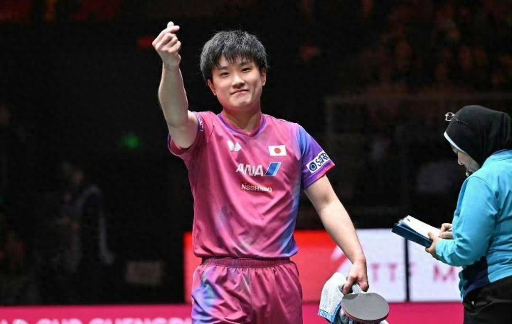 中国队险胜韩国队,张本智和扛起全队 中国队险胜韩国队,张本智和扛起全队