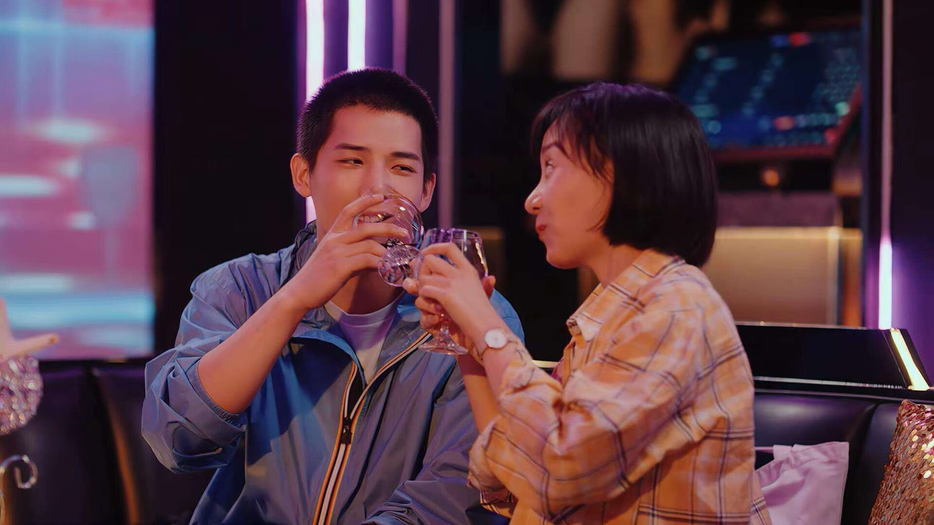 红牛奇迹之夜，汉密尔顿三圈绝杀终结梅赛德斯王朝