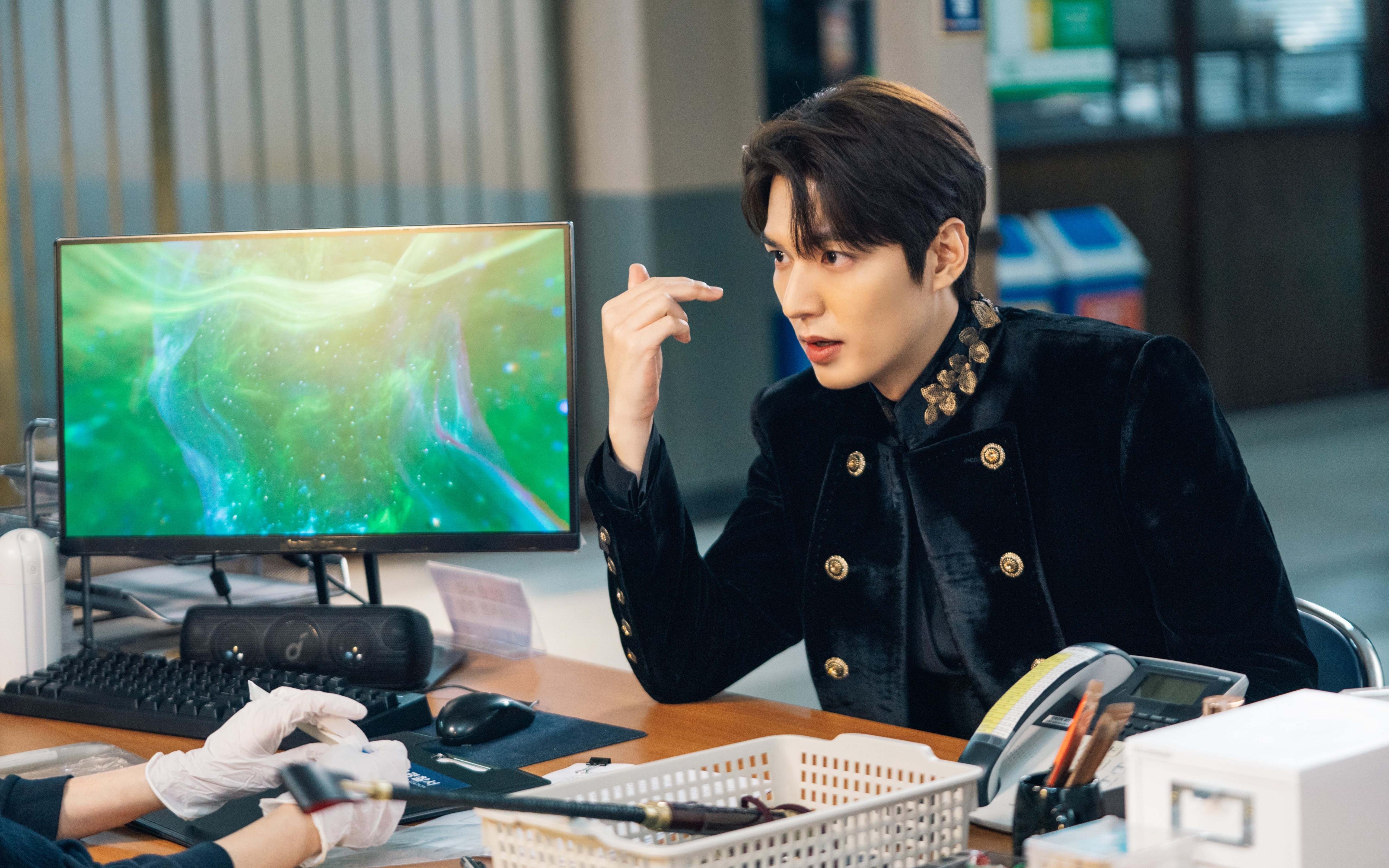 双面战场，从蒙特卡洛的孤影到戴维斯杯的旗帜，阿尔卡拉斯的险胜与蜕变